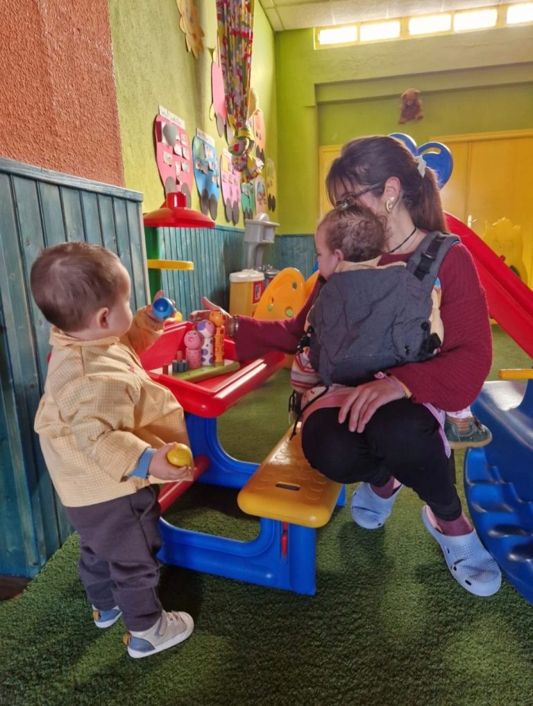 Porteo ergonomico en la escuela infantil